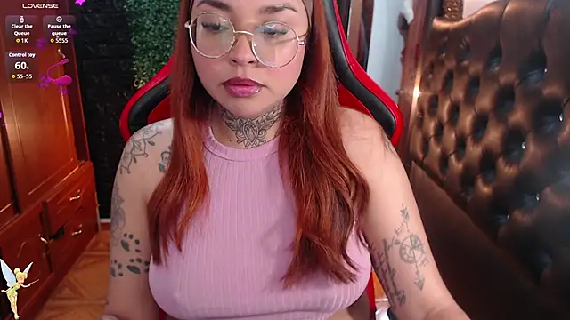 natyk m online show from 10/10/25, 03:02