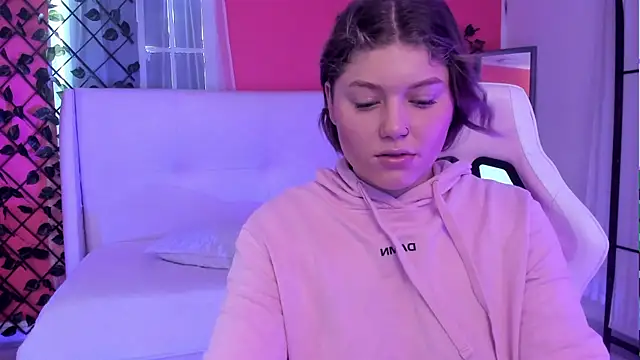 alaia greyy online show from 03/27/26, 12:50