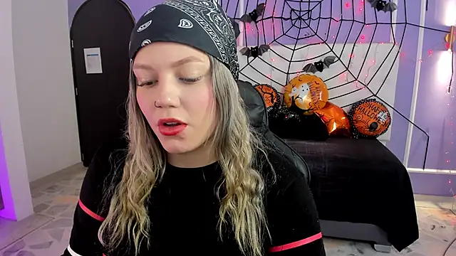 alaia greyy online show from 10/15/25, 01:19