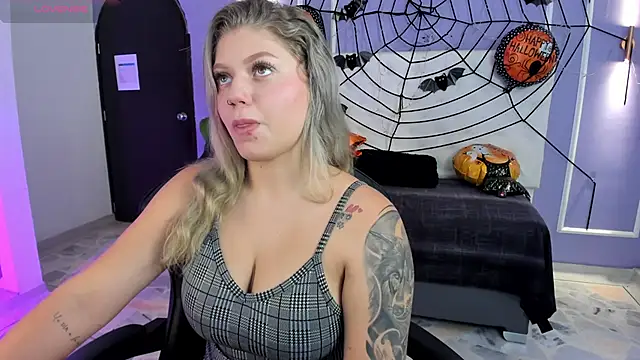 alaia greyy online show from 10/21/25, 12:37