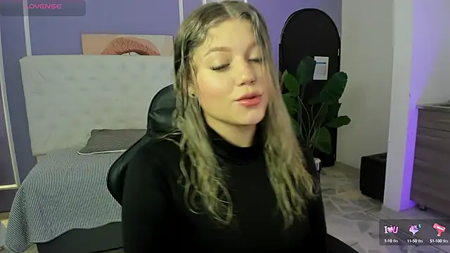 alaia greyy online show from 10/02/25, 12:52