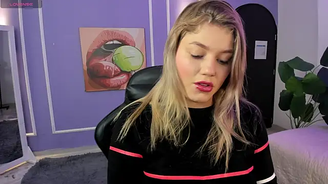 alaia greyy online show from 11/25/25, 12:49