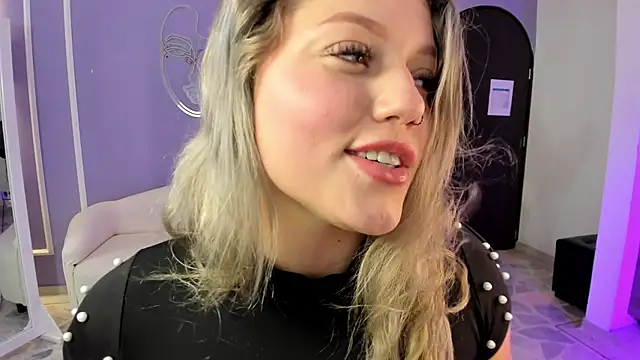 alaia greyy online show from 09/25/25, 12:44