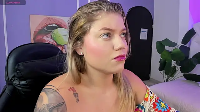 alaia greyy online show from 11/26/25, 01:11