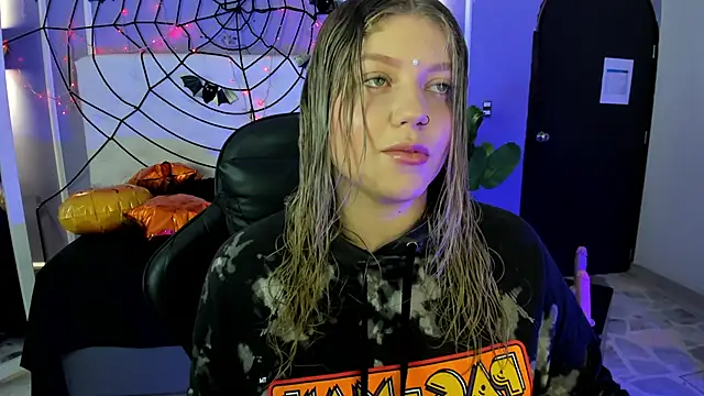 alaia greyy online show from 11/04/25, 12:42