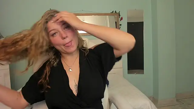 alaia greyy online show from 03/10/25, 12:49