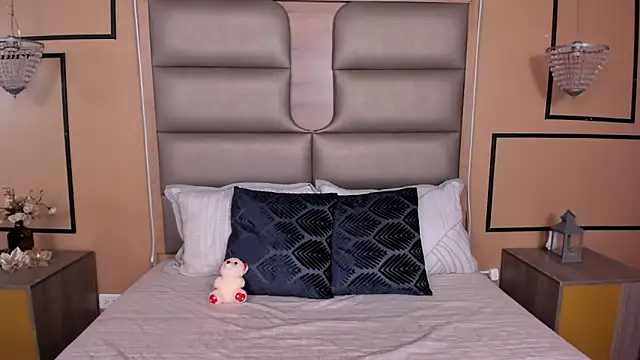 CAYLINCOLLINS online show from 09/30/25, 03:23