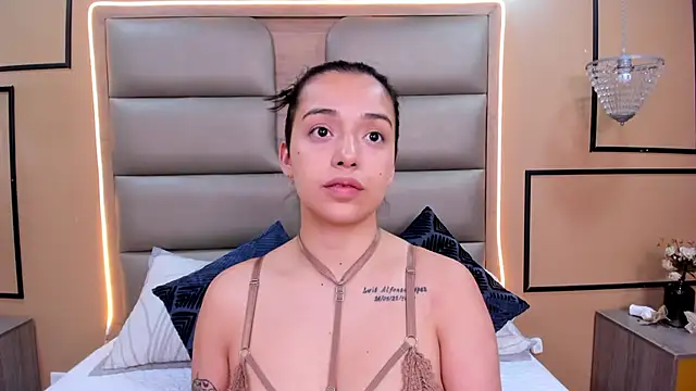 CAYLINCOLLINS online show from 10/28/25, 03:18