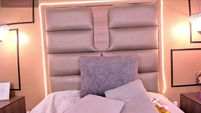 CAYLINCOLLINS online show from 03/13/25, 06:48