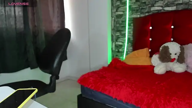 Isabella boom online show from 02/28/25, 03:59