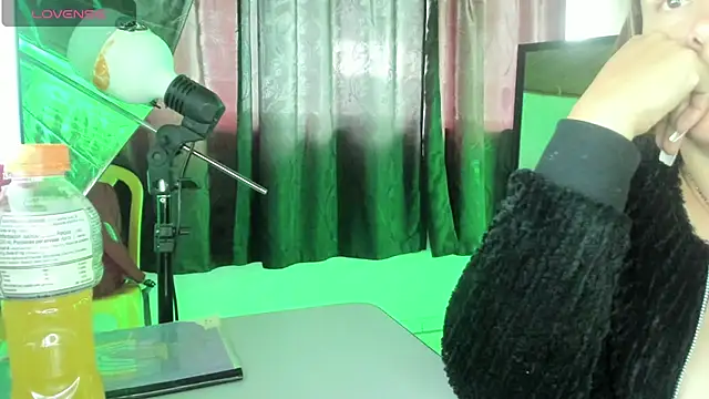 Isabella boom online show from 02/14/25, 12:36