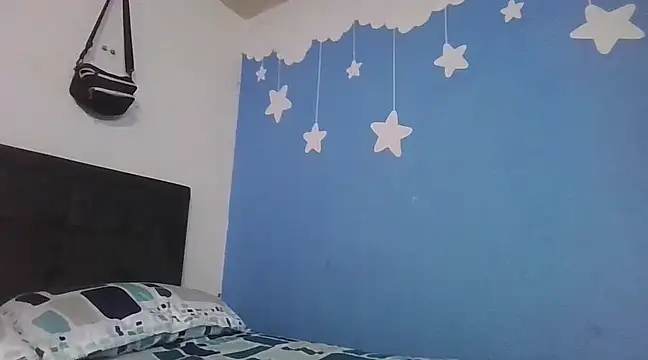 Isabella boom online show from 02/20/25, 05:20