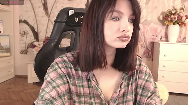 BritneyBarker online show from 09/18/25, 03:42