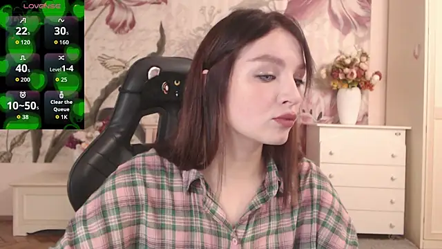 BritneyBarker online show from 11/18/25, 02:16