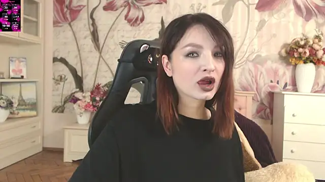 BritneyBarker online show from 10/30/25, 07:17