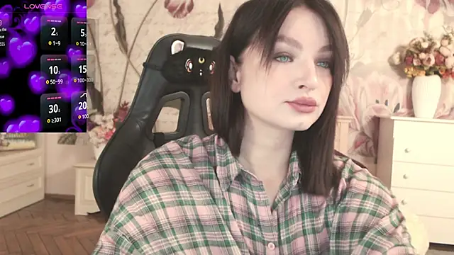 BritneyBarker online show from 09/29/25, 01:23