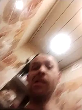 MaxDevilWhite online show from 03/18/26, 07:15