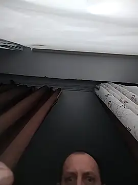 MaxDevilWhite online show from 12/18/25, 09:36