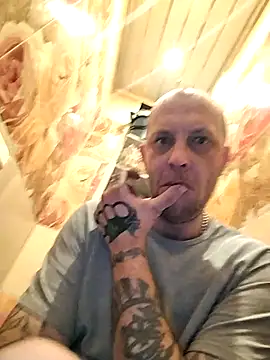 MaxDevilWhite online show from 11/02/25, 08:47