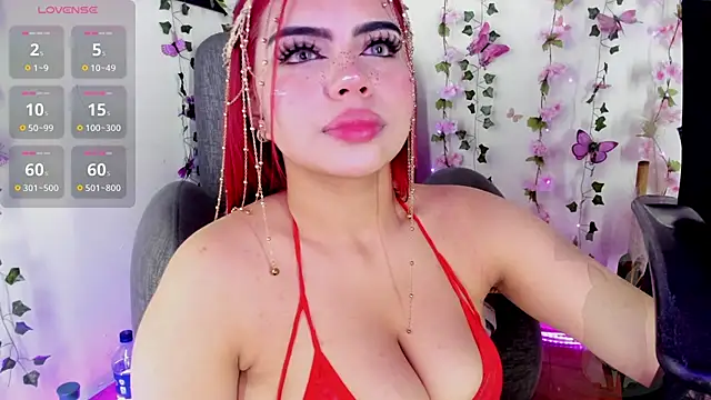 Snapshot of saray__jones chatting on 05/05/26, 05:27 saray jones online show from 05/05/26, 05:27