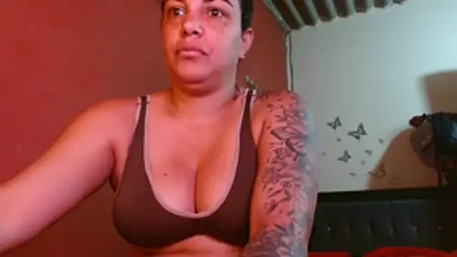 Snapshot of Tammyymilf chatting on 11/04/25, 02:54 Tammyymilf online show from 11/04/25, 02:54