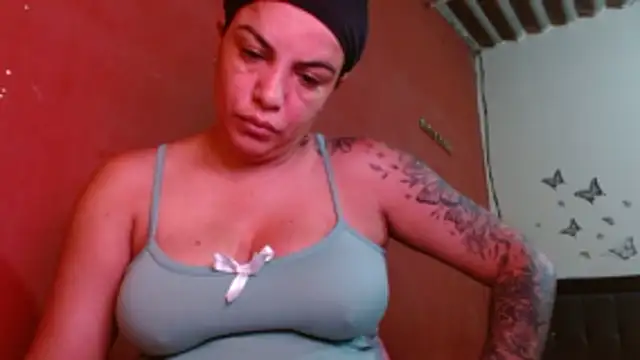 Snapshot of Tammyymilf chatting on 11/11/25, 05:19 Tammyymilf online show from 11/11/25, 05:19