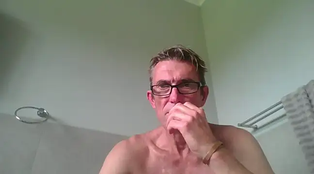 Snapshot of xylegs chatting on 01/24/25, 12:52 xylegs online show from 01/24/25, 12:52