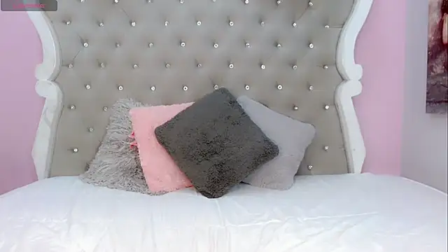 Snapshot of CamiiGarcia chatting on 03/11/25, 05:46 CamiiGarcia online show from 03/11/25, 05:46