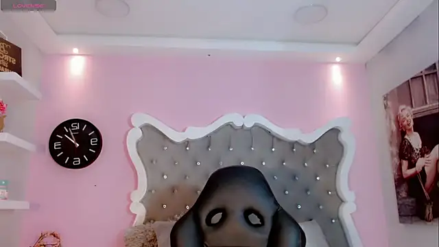 Snapshot of CamiiGarcia chatting on 03/14/25, 11:34 CamiiGarcia online show from 03/14/25, 11:34