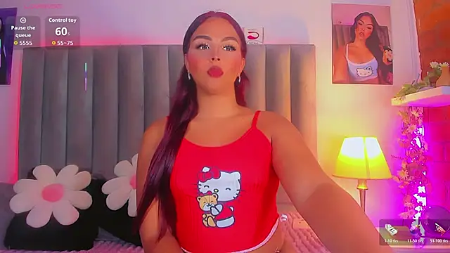 Snapshot of CamiiGarcia chatting on 10/31/25, 03:58 CamiiGarcia online show from 10/31/25, 03:58