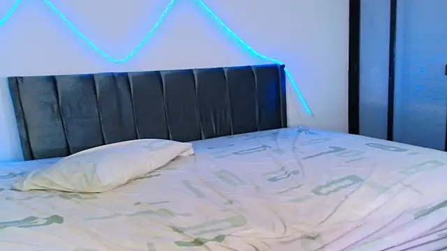 Snapshot of gisell363472 chatting on 11/20/25, 12:55 gisell363472 online show from 11/20/25, 12:55