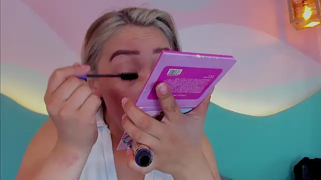 Lannajansen online show from 10/29/25, 02:38