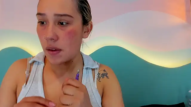 Lannajansen online show from 12/22/25, 03:34