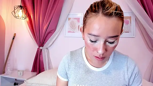 Lannajansen online show from 05/06/26, 01:15