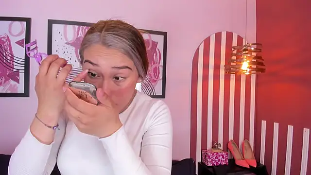 Lannajansen online show from 10/14/25, 06:19