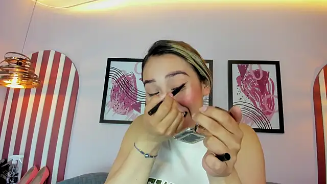 Lannajansen online show from 09/20/25, 01:49