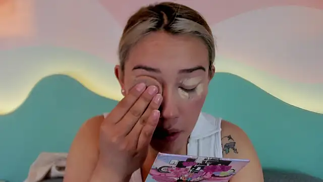 Lannajansen online show from 11/11/25, 01:39