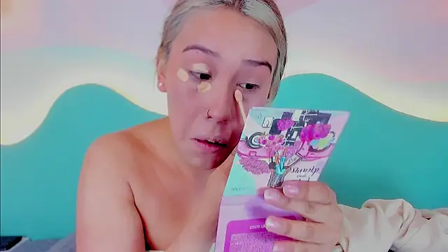 Lannajansen online show from 10/31/25, 12:02