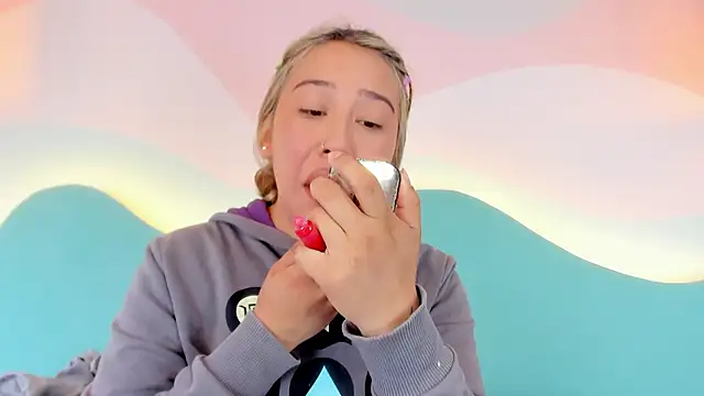 Lannajansen online show from 11/18/25, 02:53