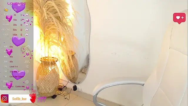 Snapshot of Sofi_BBW chatting on 02/18/26, 12:45 Sofi BBW online show from 02/18/26, 12:45