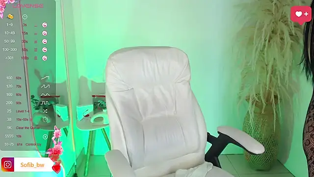 Snapshot of Sofi_BBW chatting on 01/09/26, 12:45 Sofi BBW online show from 01/09/26, 12:45