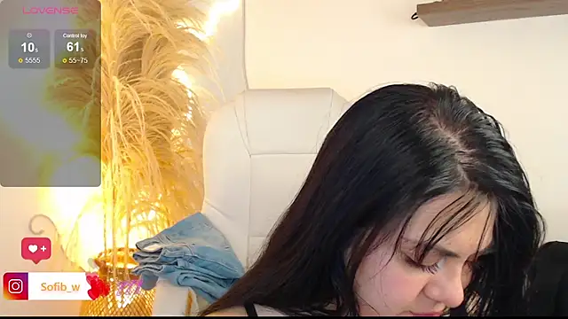 Snapshot of Sofi_BBW chatting on 07/15/26, 12:34 Sofi BBW online show from 07/15/26, 12:34