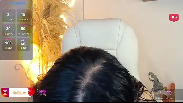 Snapshot of Sofi_BBW chatting on 06/11/26, 12:46 Sofi BBW online show from 06/11/26, 12:46