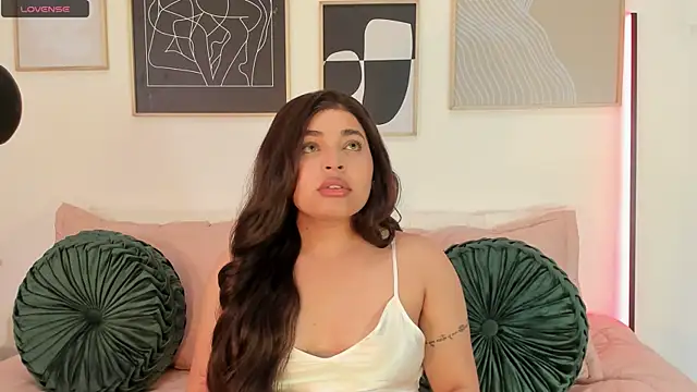 RachelRusso online show from 03/07/25, 04:02