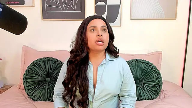 RachelRusso online show from 02/21/25, 03:56