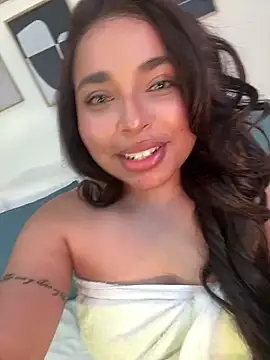 RachelRusso online show from 02/02/25, 06:14