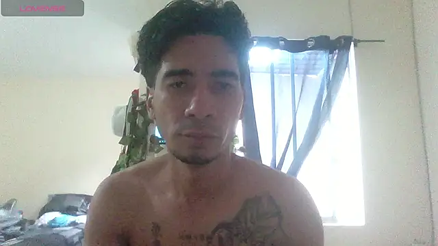 Snapshot of King_Liam chatting on 09/29/25, 03:17 King Liam online show from 09/29/25, 03:17