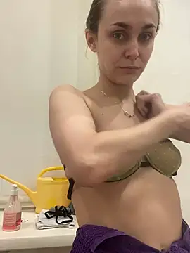 Snapshot of White_Lu chatting on 01/27/25, 01:26 White Lu online show from 01/27/25, 01:26