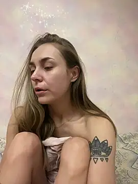 Snapshot of White_Lu chatting on 01/30/25, 11:24 White Lu online show from 01/30/25, 11:24