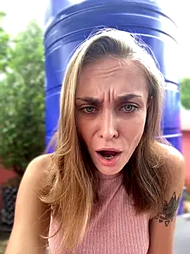 White Lu online show from 11/24/25, 02:11